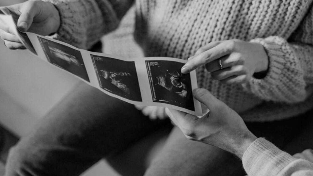 Gebelikte en çok merak edilen bahis: Kız bebek belirtileri