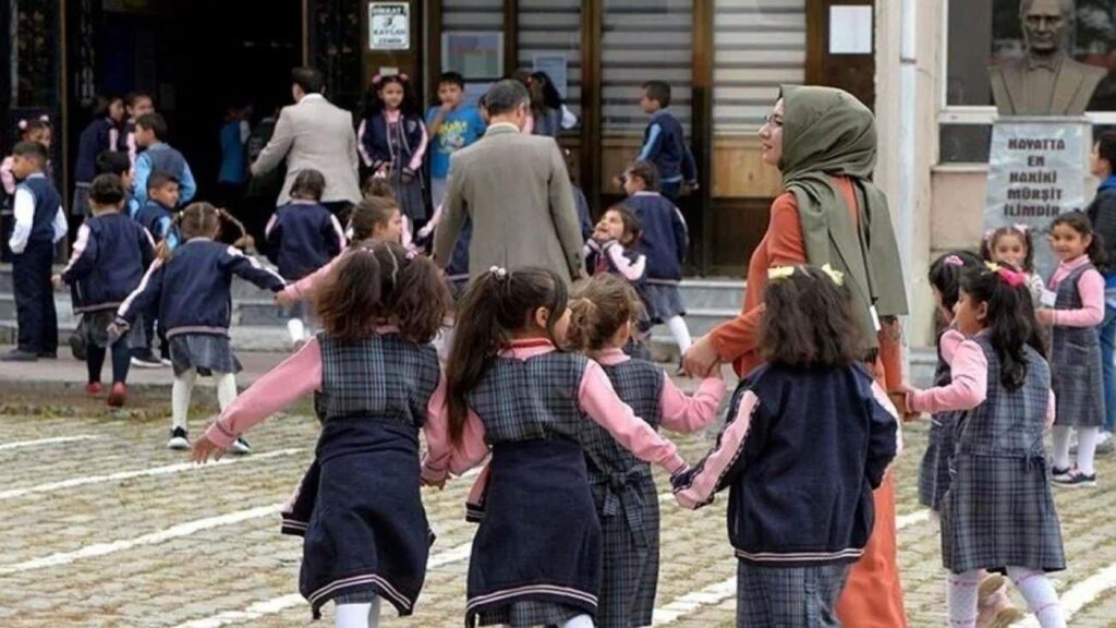 İkinci orta tatil ne vakit 2025, kaç gün? Okullarda Nisan 2. devir orta tatili hangi tarihte?