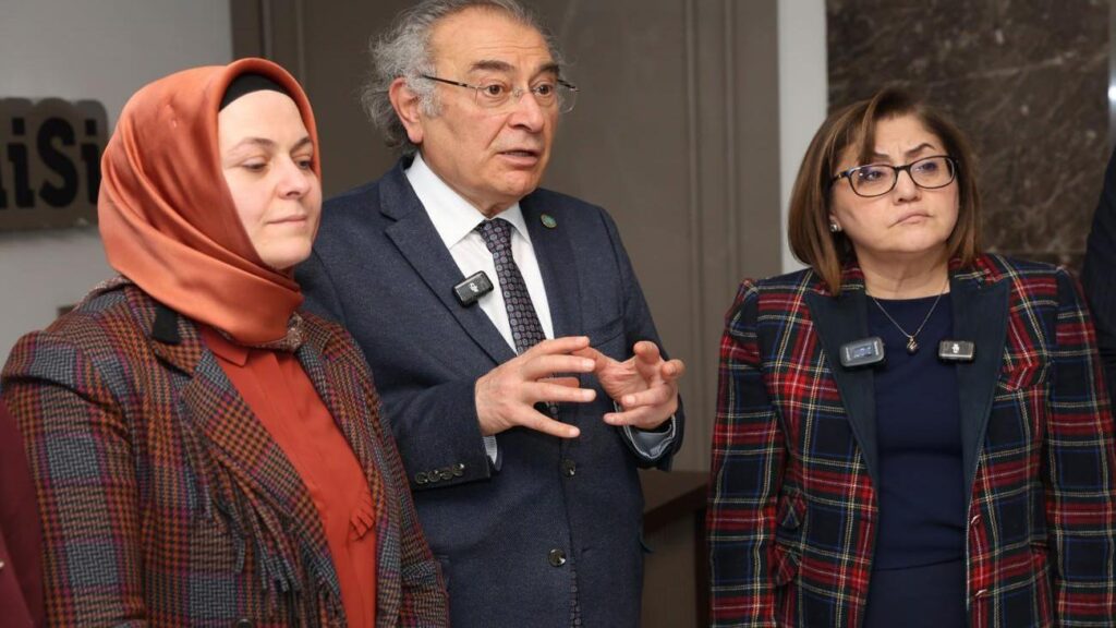 Prof. Dr. Nevzat Tarhan’dan Aile Akademisi projesine takviye mesajı!