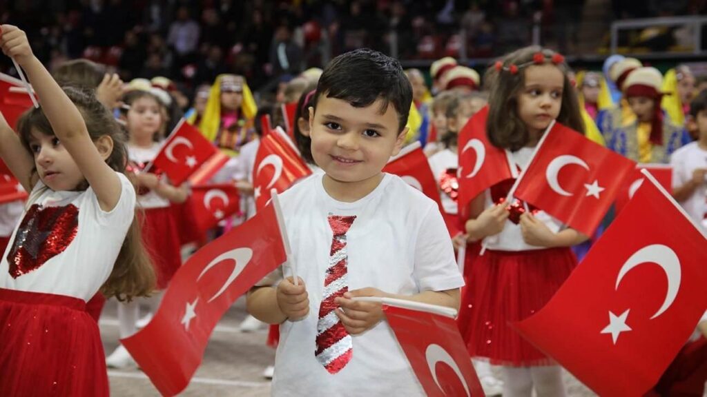 23 Nisan’da okullar tatil mi? 23 Nisan Ulusal Egemenlik ve Çocuk Bayramı hangi gün?