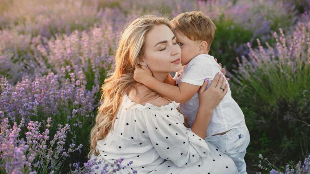 Anneliğe dair toplumsal algılar: 10 şahıstan 9’u anneliğin sıkıntı olduğunu düşünüyor