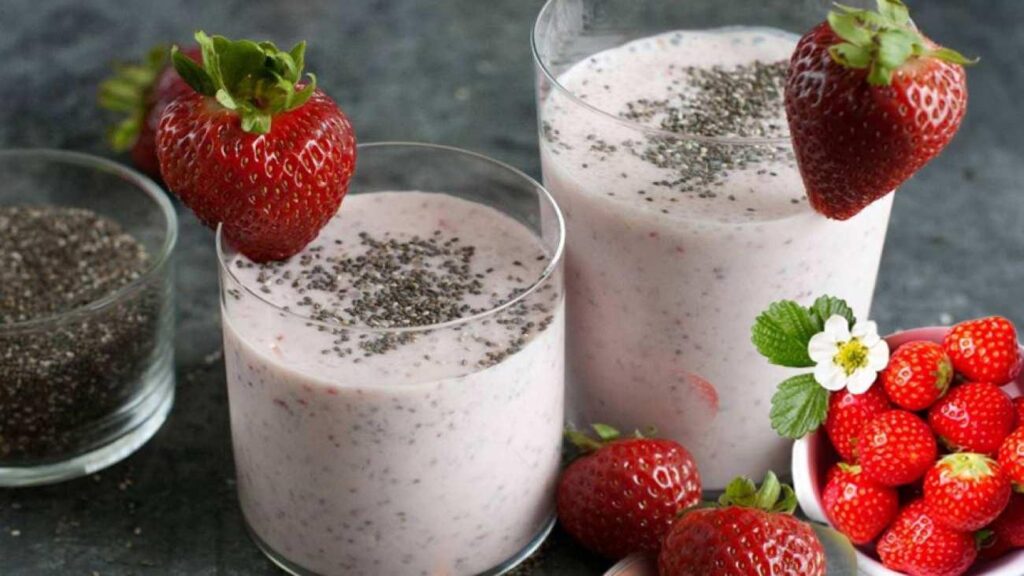 Çilekli ve Chia tohumlu detoks smoothie tarifi! Çilekli zayıflatan çiya smoothie tanımı