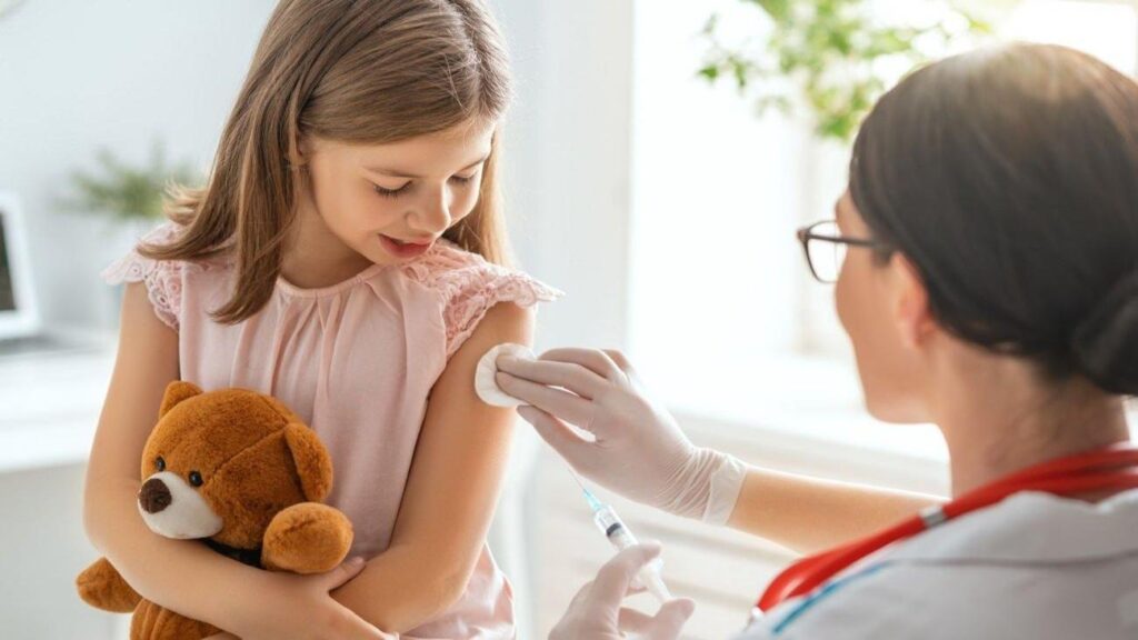Çocukluk periyodu için yeni aşı uygulaması başladı: 6 bileşenli karma aşı