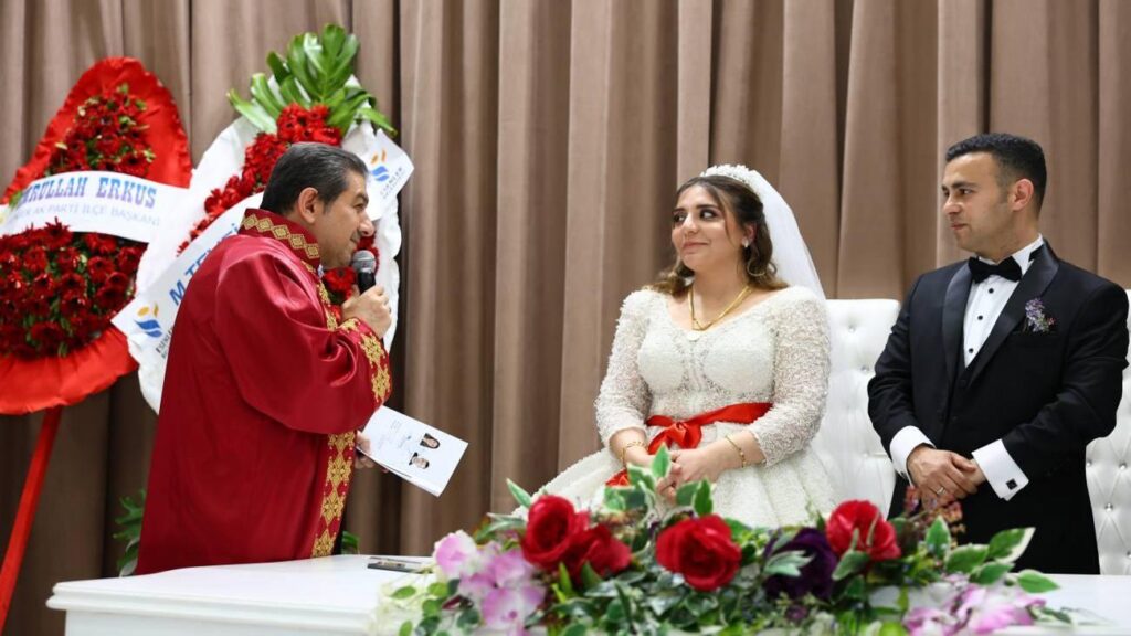 Esenler Belediyesi’nden ‘Aile Yılı’na manalı katkı: Nikah fiyatları kaldırıldı!