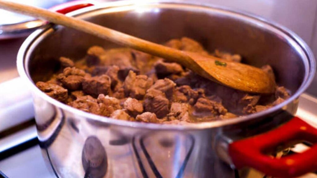 Kalp sıhhati için et tüketime dikkat: Kalbinizi bayram sevincine kurban etmeyin!