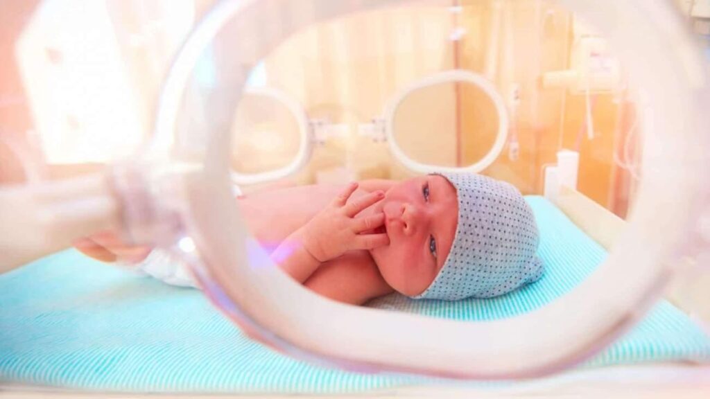 Sıhhat Bakanlığı’ndan yenidoğan düzenlemesi: Koşulları sağlamayan aileler taburcu olamayacak