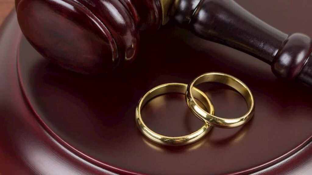 Toplumsal medya palavrası başını yaktı! ‘Bekarım’ diyen koca tazminat ödeyecek