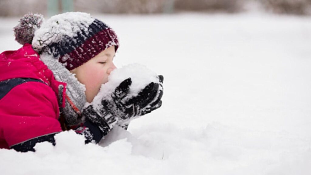 Uzman Dr. Şencay Yıldız Şahin’den kıymetli ihtarlar: Kar yemek sıhhate ziyanlı mı?