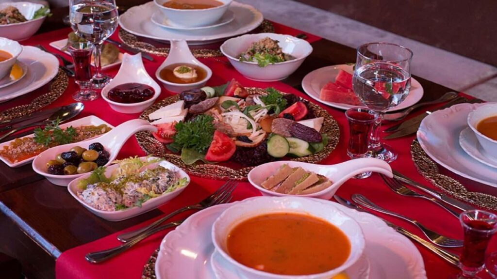 Uzman isimden ihtar: İftarda sakın bu yanılgıyı yapmayın! Hastalıklara davetiye çıkarıyor