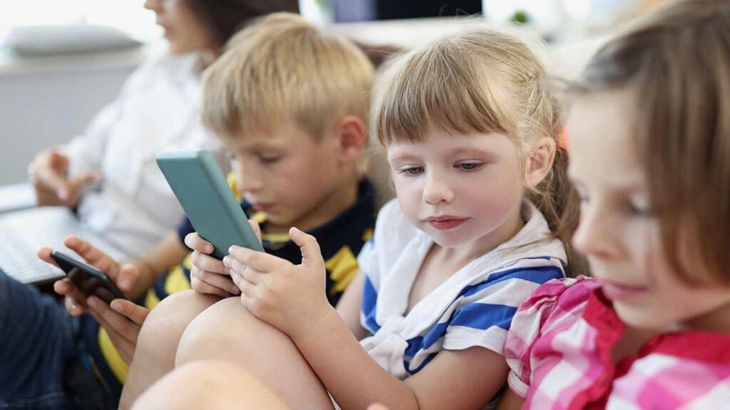 Aileler dikkat: Çocuklarda ekran bağımlılığı tehlikesi