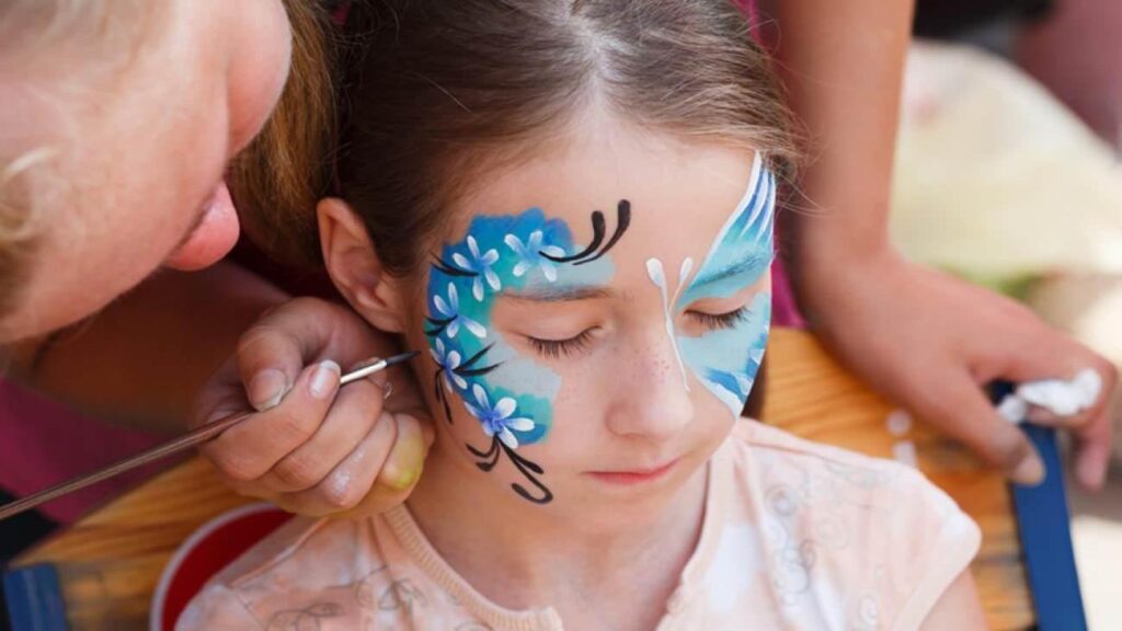 Aileler dikkat! Sağlık Bakanlığı uyardı: Yüz boyaları güvenlik testini geçemedi