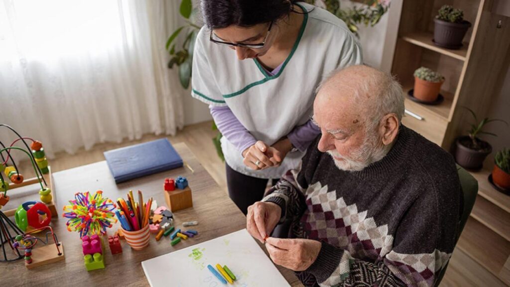 Alzheimer’de bu belirtiye dikkat: Unutkanlığı hafife almayın