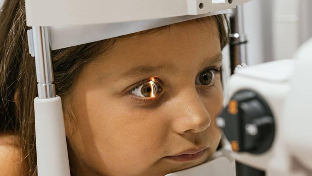 Çocuklarda fark edilmeyen göz bozukluğuna dikkat! Tedavi edilmezse kalıcı hale gelebilir