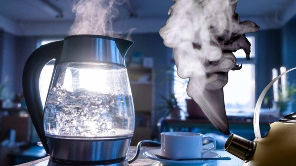 Kettle’da kalan suyu tekrar kaynatmak kanser mi yapıyor? Bilimsel son noktayı koydu