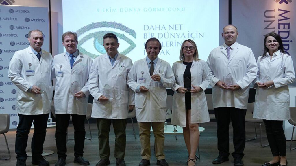 Medipol’den Dünya Görme Günü’nde “Gözlerinize yeterli bakın” paneli’! Ağır ilgi gördü