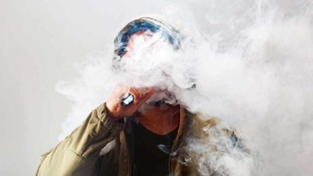 Prof. Dr. Ahmet Güzel uyarıyor: Elektronik sigara bağımlılığı çocuklarda yaygınlaşıyor