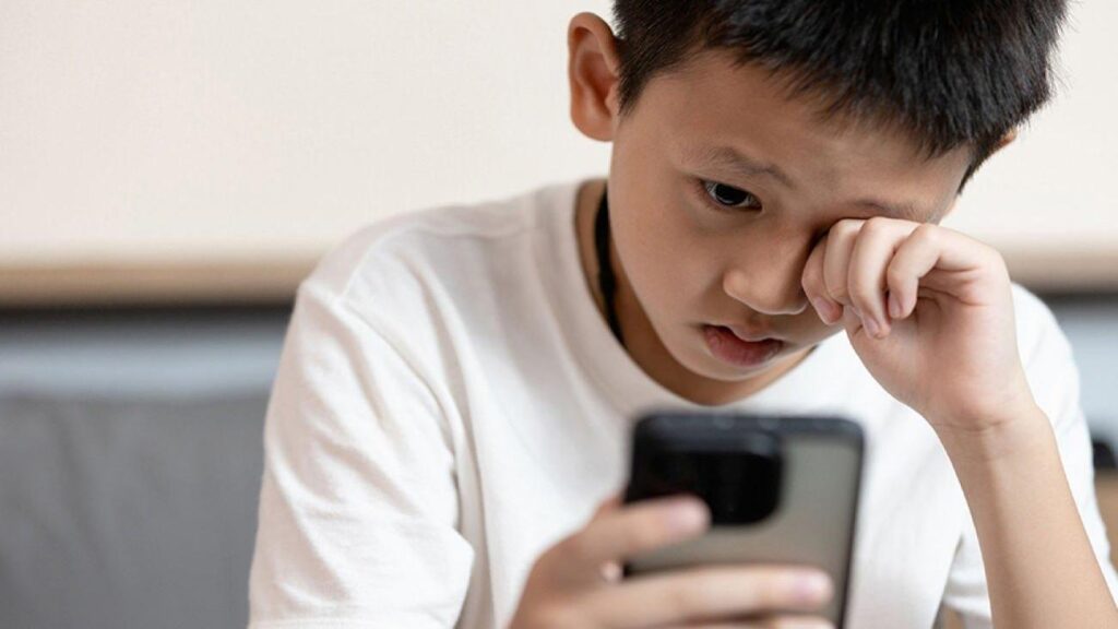 Uzmanlardan göz yorgunluğu sendromu uyarısı! Her 10 şahıstan 8’i risk altında