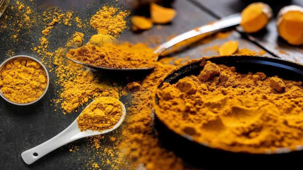 Yemeklerine ekleyen doktor yüzü görmüyor: Köri sıhhatin en büyük destekçisi çıktı!